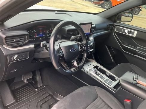 Used 2020 Ford Explorer XLT RWD image 13