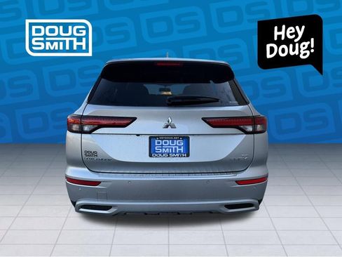 New 2025 Mitsubishi Outlander SE image 3