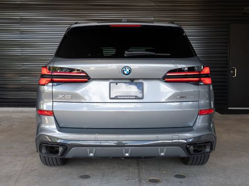 Used 2026 BMW X5 xDrive50e w/ M Sport Package AWD/4WD image 6