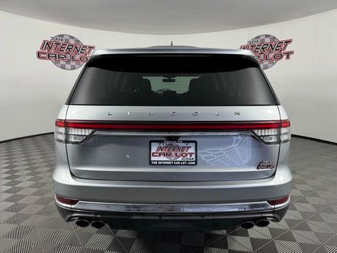 Used 2020 Lincoln Aviator Reserve w/ Equipment Group 202A image 6