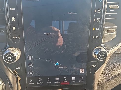 Used 2025 RAM 1500 Laramie image 39