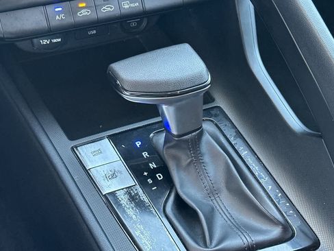Used 2022 Hyundai Elantra SE FWD image 19