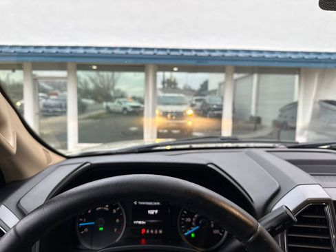 Used 2017 Ford F150 XLT w/ Equipment Group 302A Luxury image 13