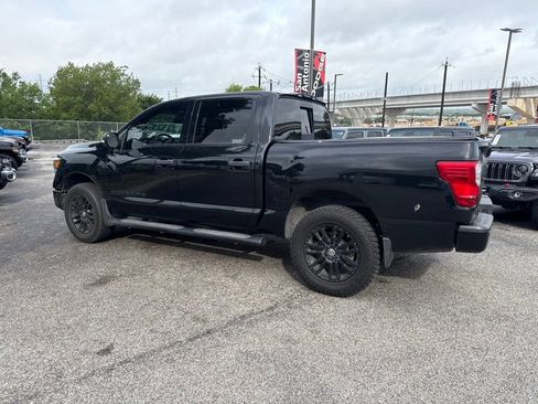 Used 2019 Nissan Titan SL w/ Midnight Edition AWD/4WD image 18