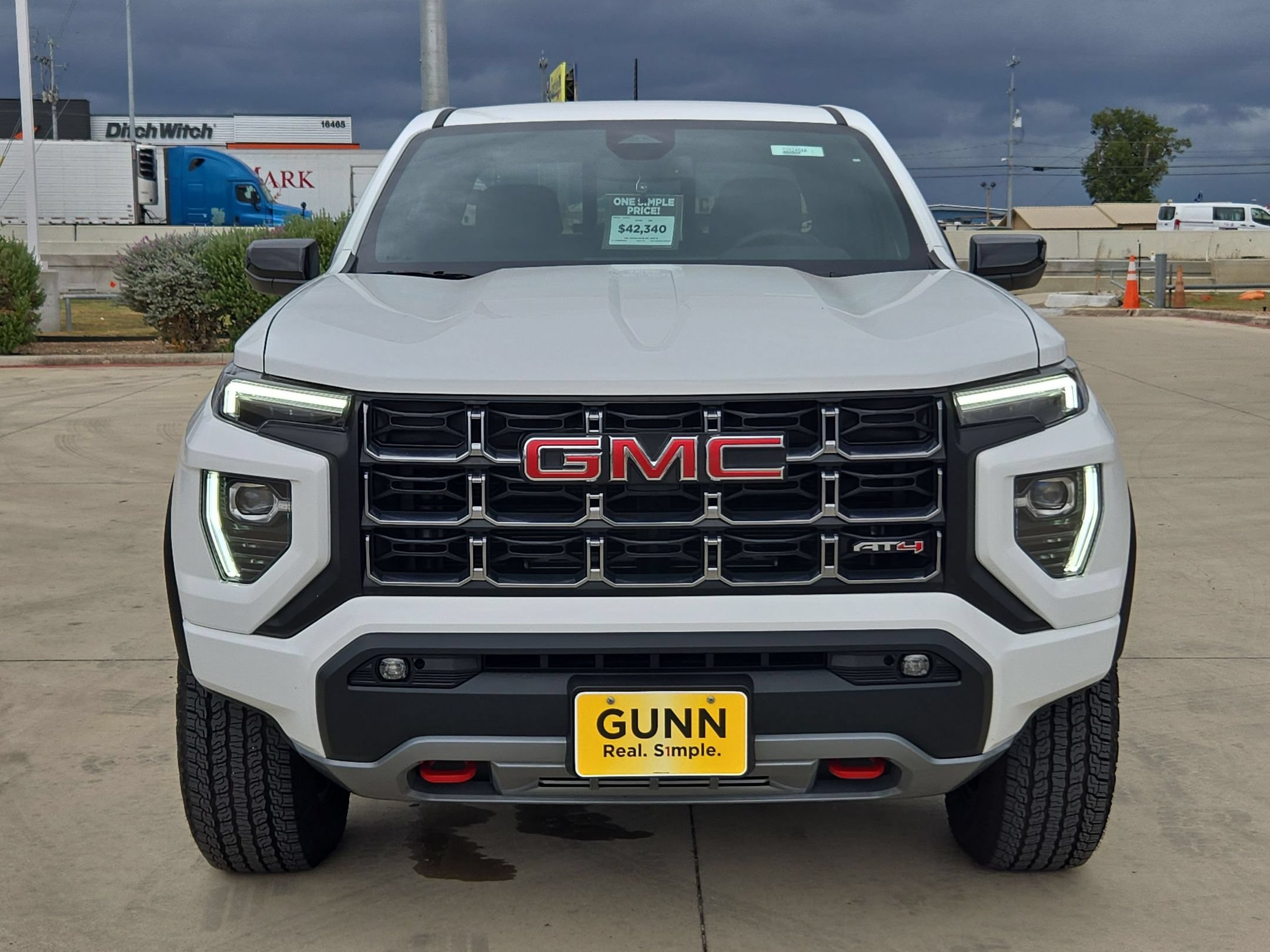 Certified 2025 GMC Canyon AT4 w/ AT4 Premium Package AWD/4WD image 8
