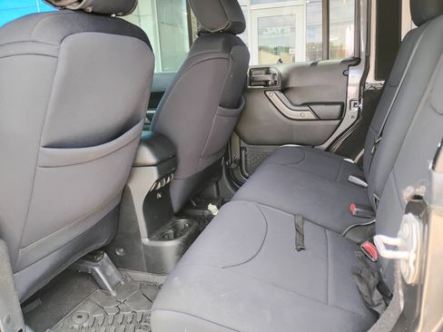 Used 2018 Jeep Wrangler Unlimited Sport AWD/4WD image 24