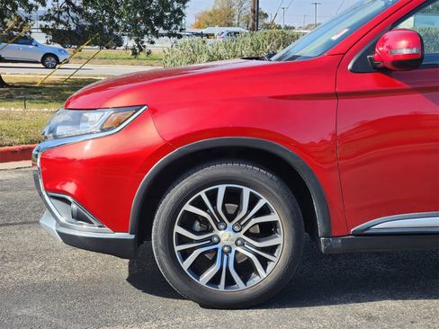 Used 2018 Mitsubishi Outlander SE image 8