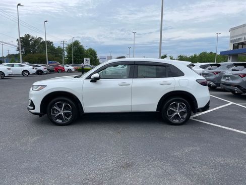 Used 2023 Honda HR-V EX-L image 2