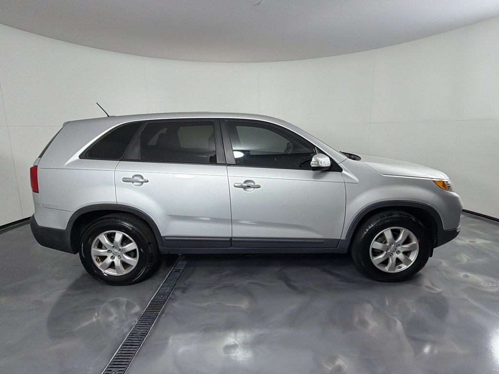 Used 2013 Kia Sorento LX FWD image 4