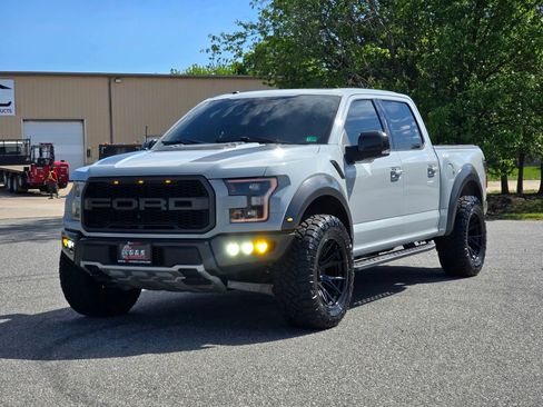 Used 2017 Ford F150 Raptor w/ Equipment Group 802A Luxury AWD/4WD image 21