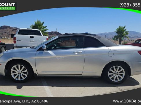 Used 2008 Chrysler Sebring Touring w/ Electronics Convenience Group FWD image 4