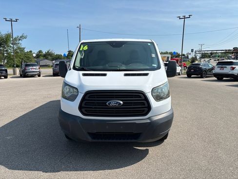 Used 2016 Ford Transit 250 130 Low Roof RWD image 9