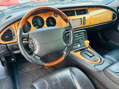 Used 2001 Jaguar XK8 Coupe RWD image 21
