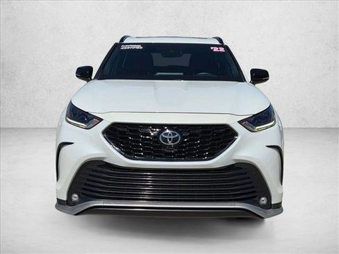 Used 2022 Toyota Highlander XSE image 2