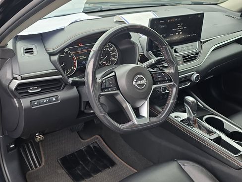 Used 2023 Nissan Altima 2.5 SR w/ SR Premium Package FWD image 14