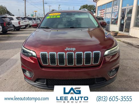 Used 2019 Jeep Cherokee Latitude Plus image 2