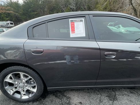 Used 2016 Dodge Charger SXT image 10