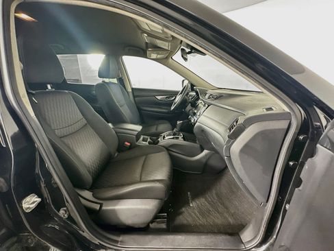 Used 2020 Nissan Rogue SV FWD image 30
