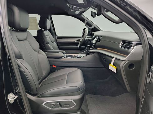 New 2026 Jeep Grand Wagoneer Limited AWD/4WD image 25