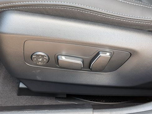 New 2026 BMW 530i xDrive w/ Premium Package image 16