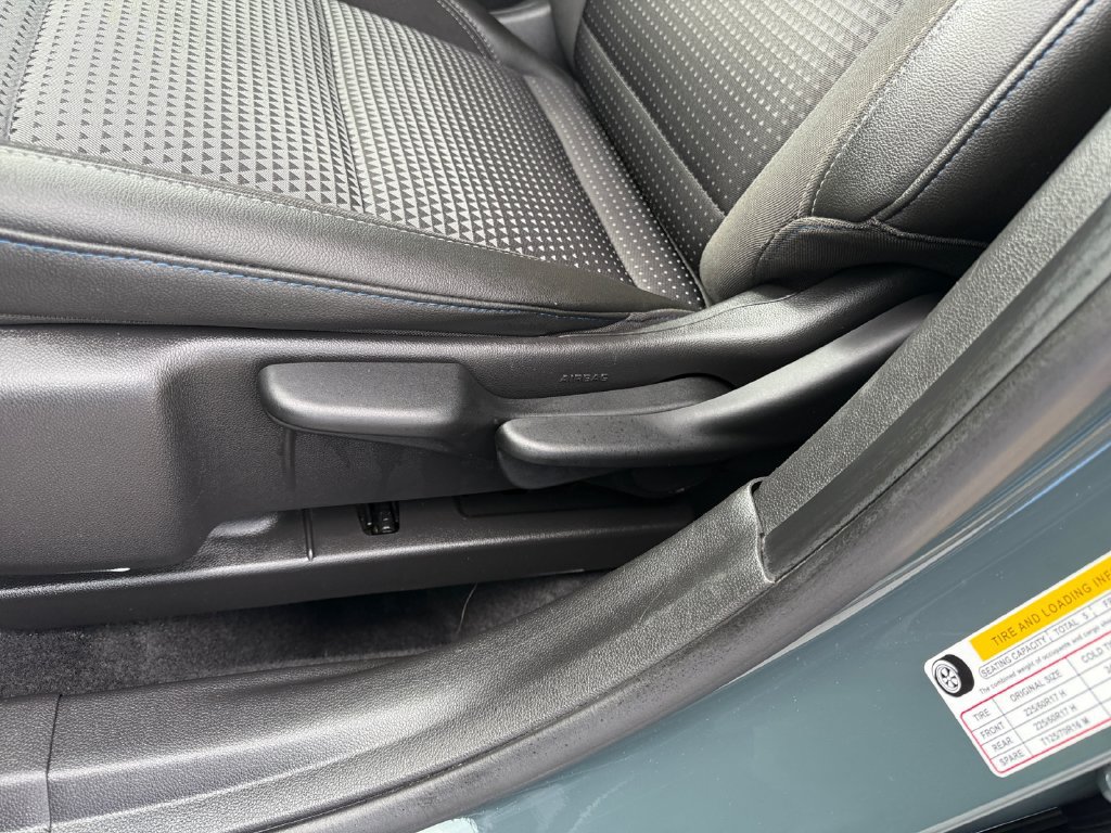 Used 2025 Chevrolet Trax LT FWD image 16