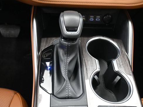 Certified 2025 Toyota Highlander LE image 29