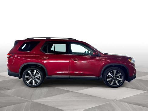Used 2025 Honda Pilot Elite image 9