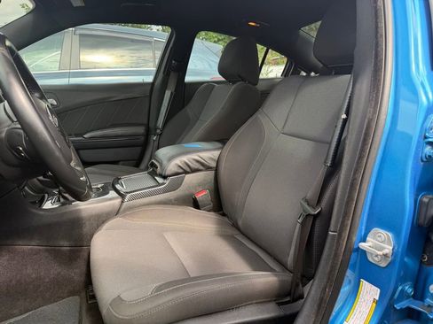 Used 2019 Dodge Charger SXT w/ Blacktop Package RWD image 8