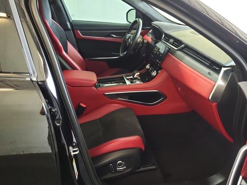 Used 2022 Jaguar F-PACE SVR AWD/4WD image 8
