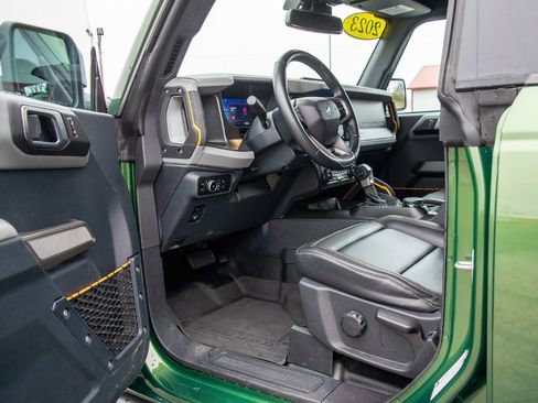 Used 2023 Ford Bronco Badlands image 32