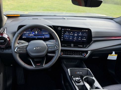 Used 2027 Chevrolet Equinox RS w/ Safety and Technology Package FWD image 8