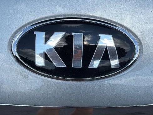 Used 2020 Kia Optima Premium FWD image 34