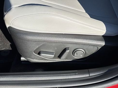 Used 2024 Hyundai Elantra Limited image 21