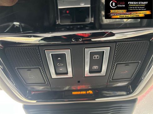 Used 2021 Land Rover Range Rover Velar S image 18