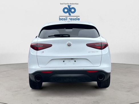 Used 2023 Alfa Romeo Stelvio Sprint image 5