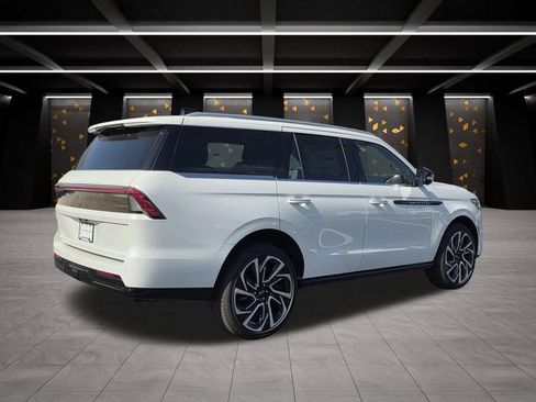 New 2026 Lincoln Navigator Black Label AWD/4WD image 2