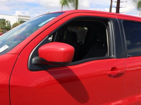 Used 2023 Nissan Frontier SV image 12