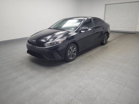 Used 2023 Kia Forte LXS FWD image 2