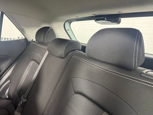 Used 2025 Hyundai Venue SEL FWD image 27