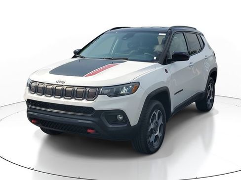 Used 2022 Jeep Compass Trailhawk AWD/4WD image 2