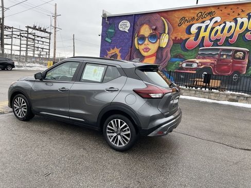 Used 2024 Nissan Kicks SR image 3