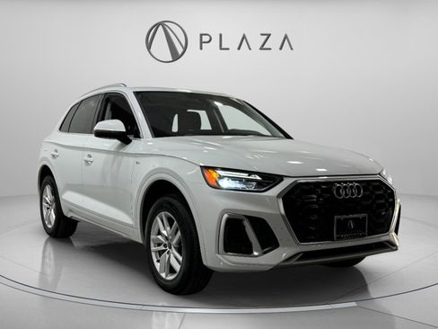 Certified 2023 Audi Q5 2.0T Premium w/ Convenience Package image 6