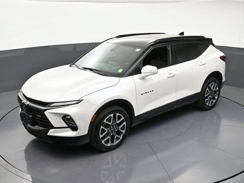 Certified 2023 Chevrolet Blazer RS w/ Driver Confidence II Package AWD/4WD image 16