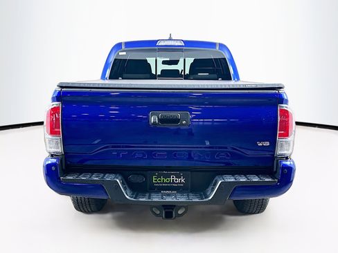Used 2023 Toyota Tacoma TRD Off-Road w/ Technology Package RWD image 7