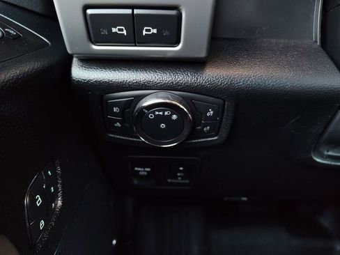 Used 2018 Ford F150 Platinum w/ Equipment Group 701A Luxury image 12