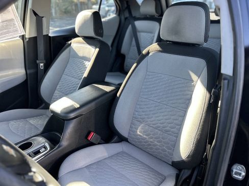 Used 2021 Chevrolet Equinox LS FWD image 15