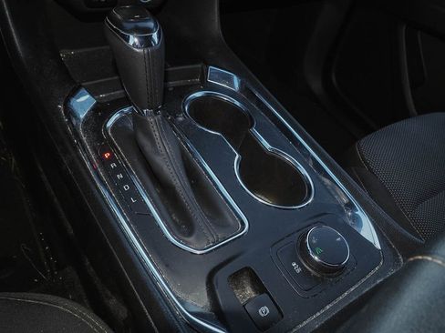 Used 2019 Chevrolet Traverse LT FWD image 10