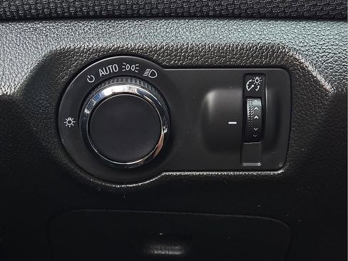 Used 2016 Chevrolet Cruze LT FWD image 17