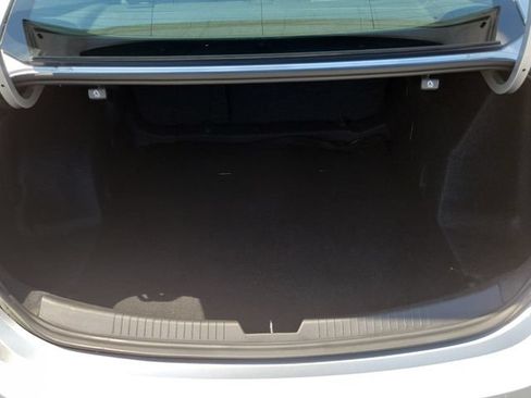 Used 2018 Chevrolet Malibu LT FWD image 9