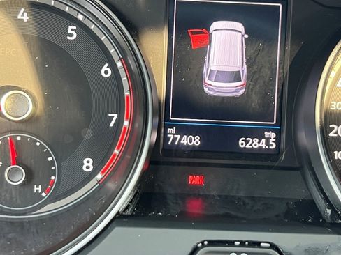 Used 2020 Volkswagen Atlas Cross Sport SE w/ Panoramic Sunroof Package image 29